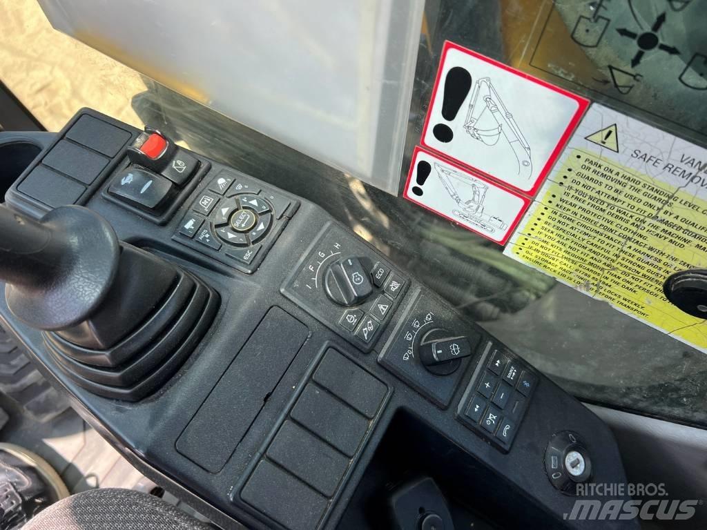 Volvo EC 220 DL حفارات زحافة