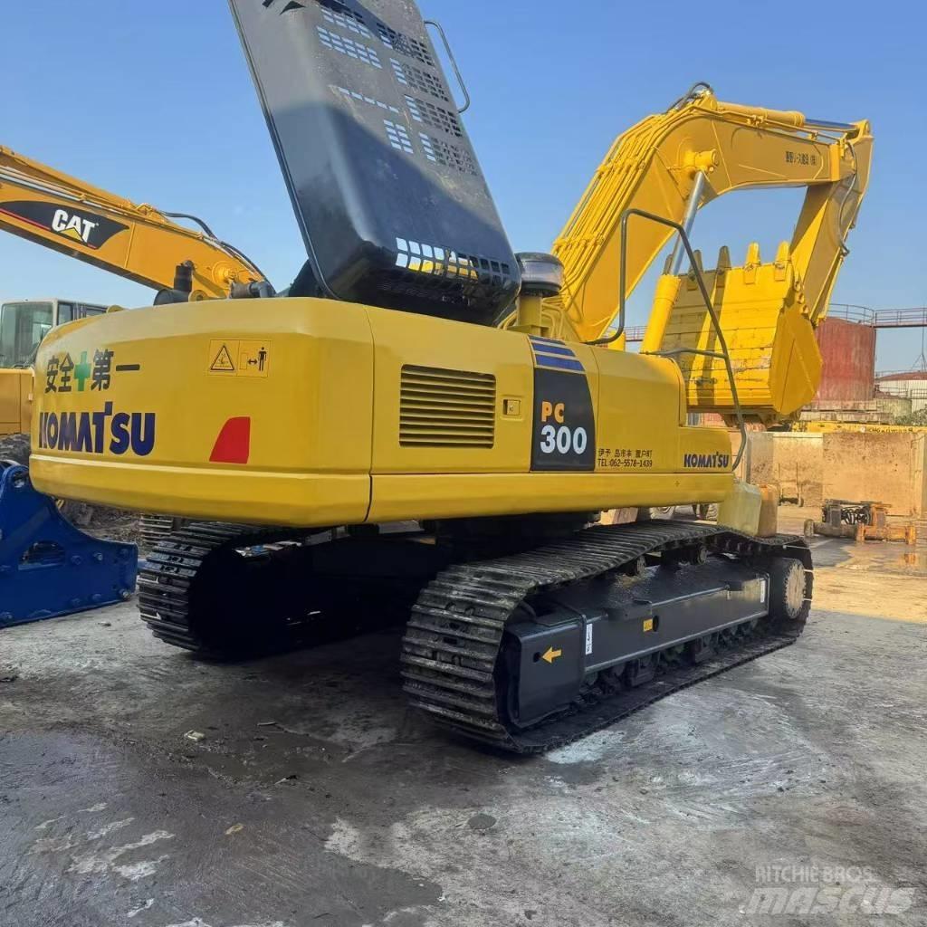 Komatsu PC 300 حفارات زحافة