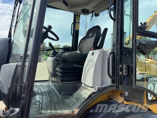 CAT 908 H لوادر بعجل