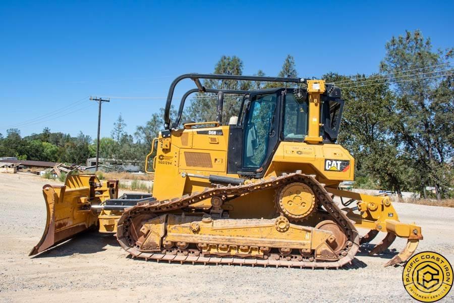 CAT D 6 N LGP بلدوزرات مجنزرة