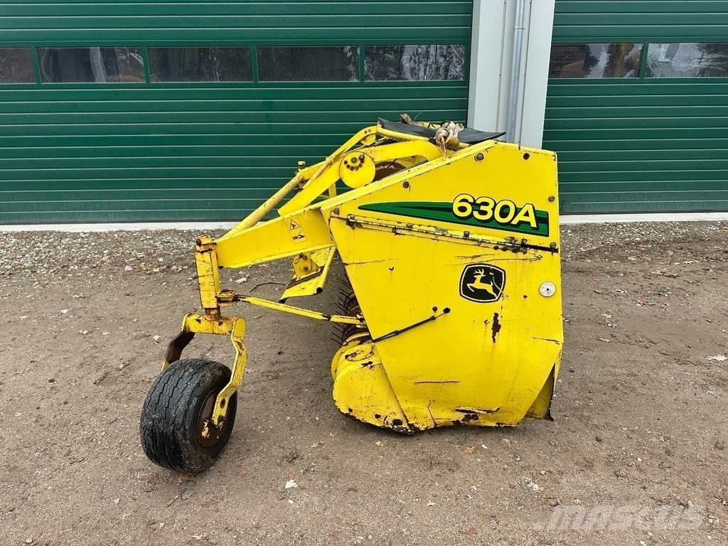 John Deere 630 A حصادات الأعلاف