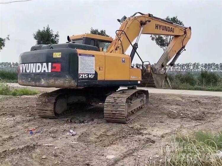 Hyundai R215VS حفارات بعجل