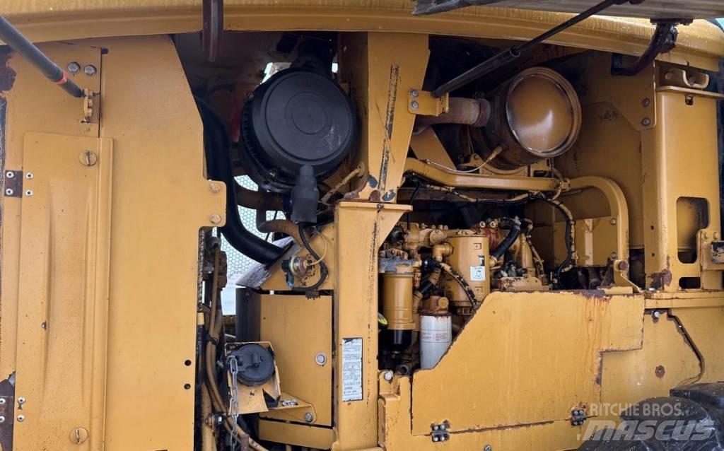 CAT 938 K لوادر بعجل