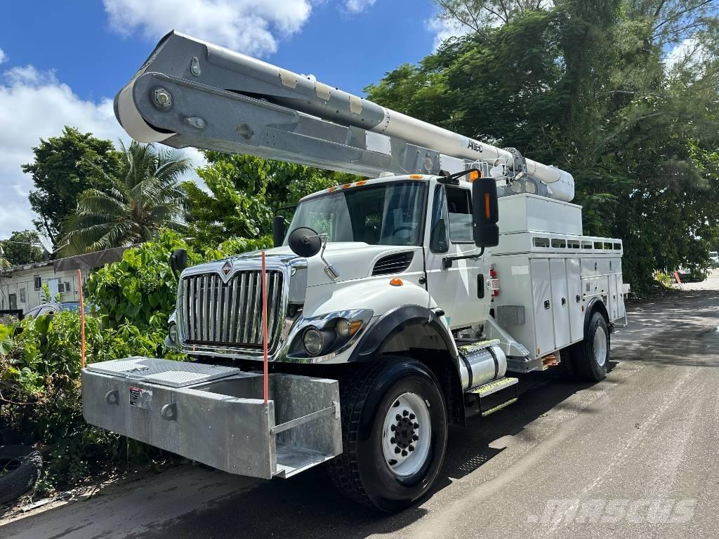 International 7300 المنصات الهوائية المثبتة على شاحنة