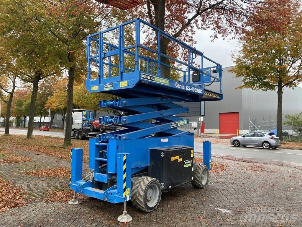 Genie GS4069 DC رافعات مقصية الشكل