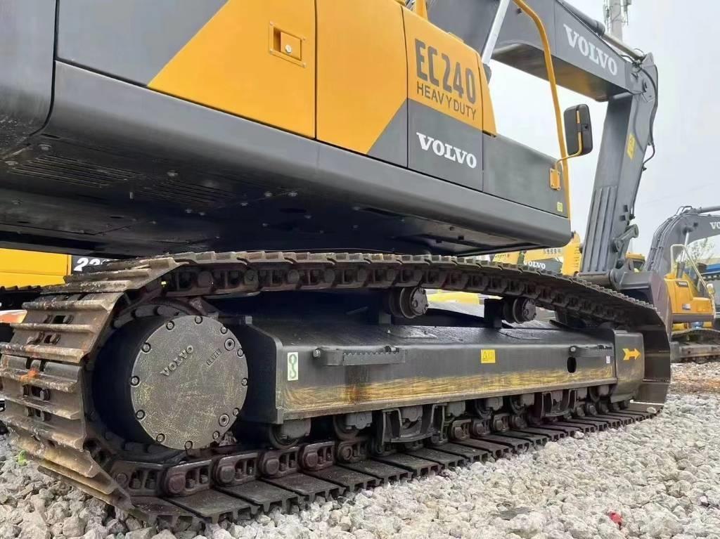 Volvo EC 240 حفارات زحافة