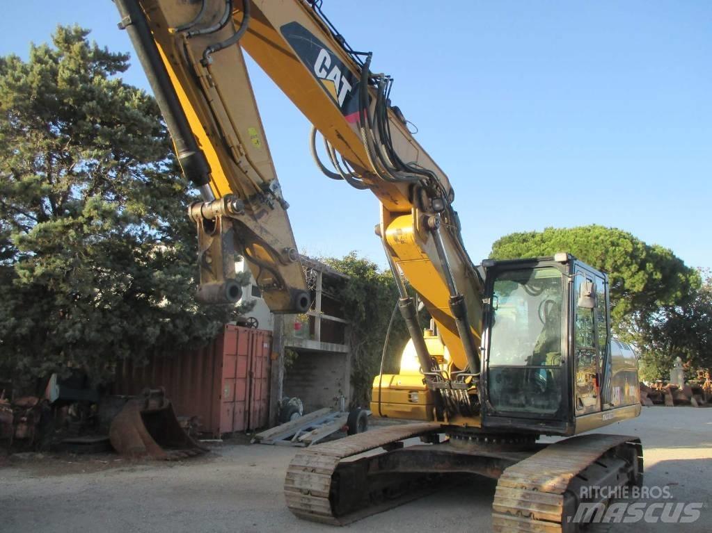 CAT 323 D L حفارات زحافة