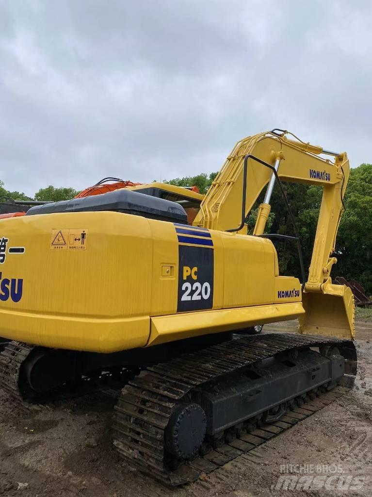 Komatsu 220 حفارات زحافة