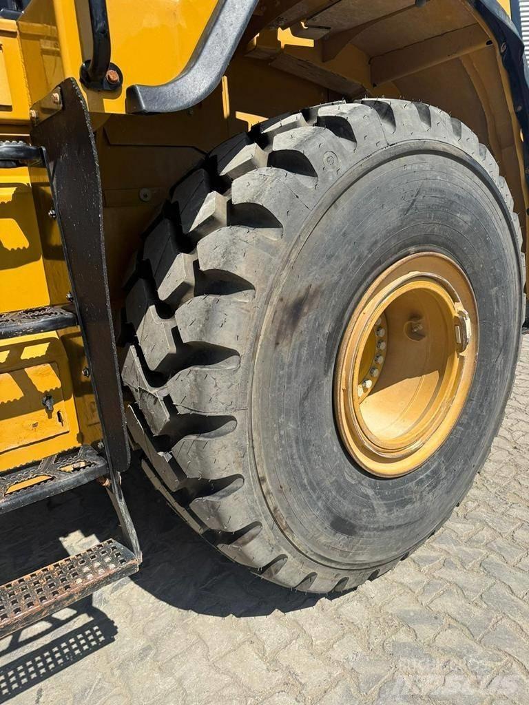 CAT 966 K لوادر بعجل