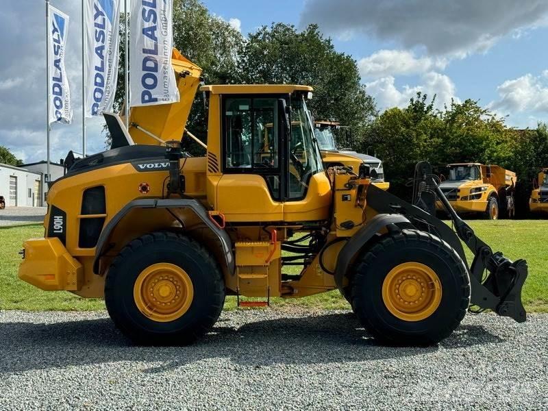 Volvo L 90 H لوادر بعجل