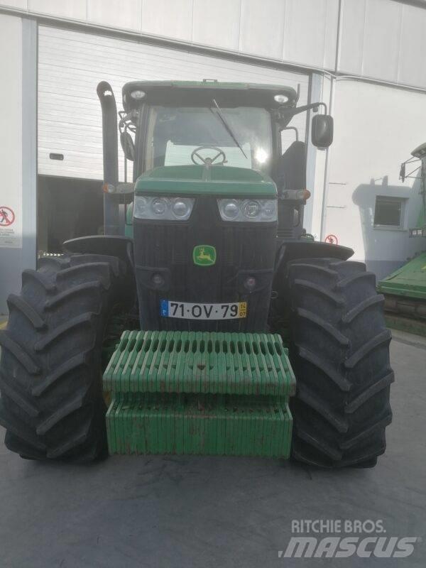 John Deere 7230 R الجرارات