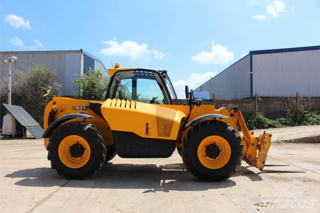 JCB 531-70 مناولات متداخلة