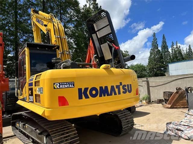 Komatsu PC 200-8 حفارات زحافة
