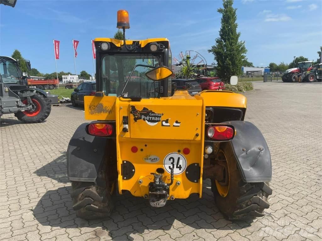 JCB 525.60 مناولات متداخلة
