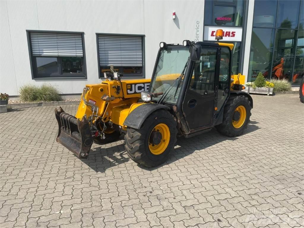 JCB 525.60 مناولات متداخلة