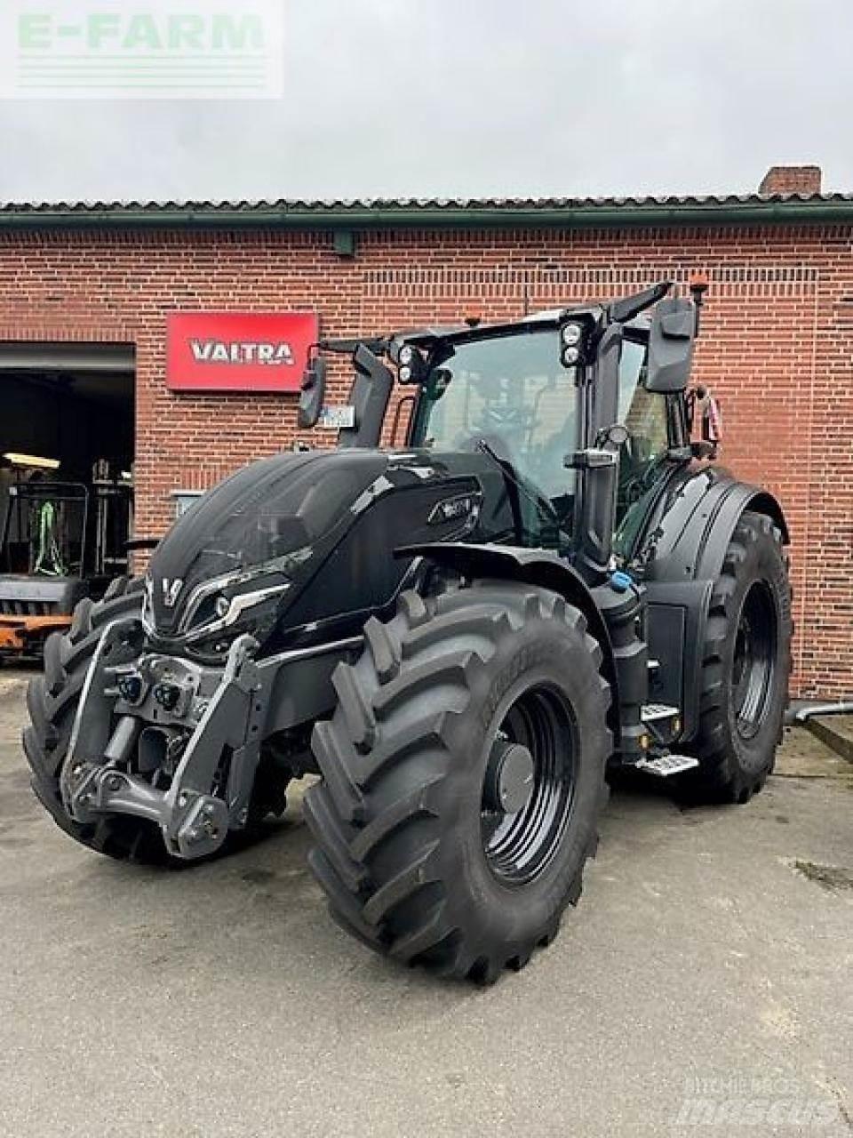 Valtra q265 الجرارات