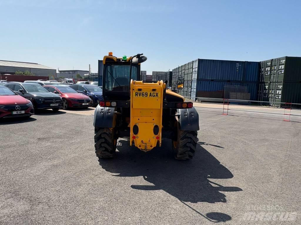 JCB 535-95 مناولات متداخلة