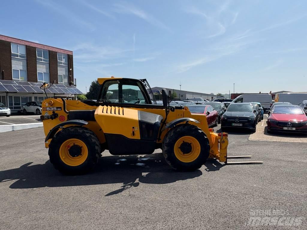 JCB 535-95 مناولات متداخلة