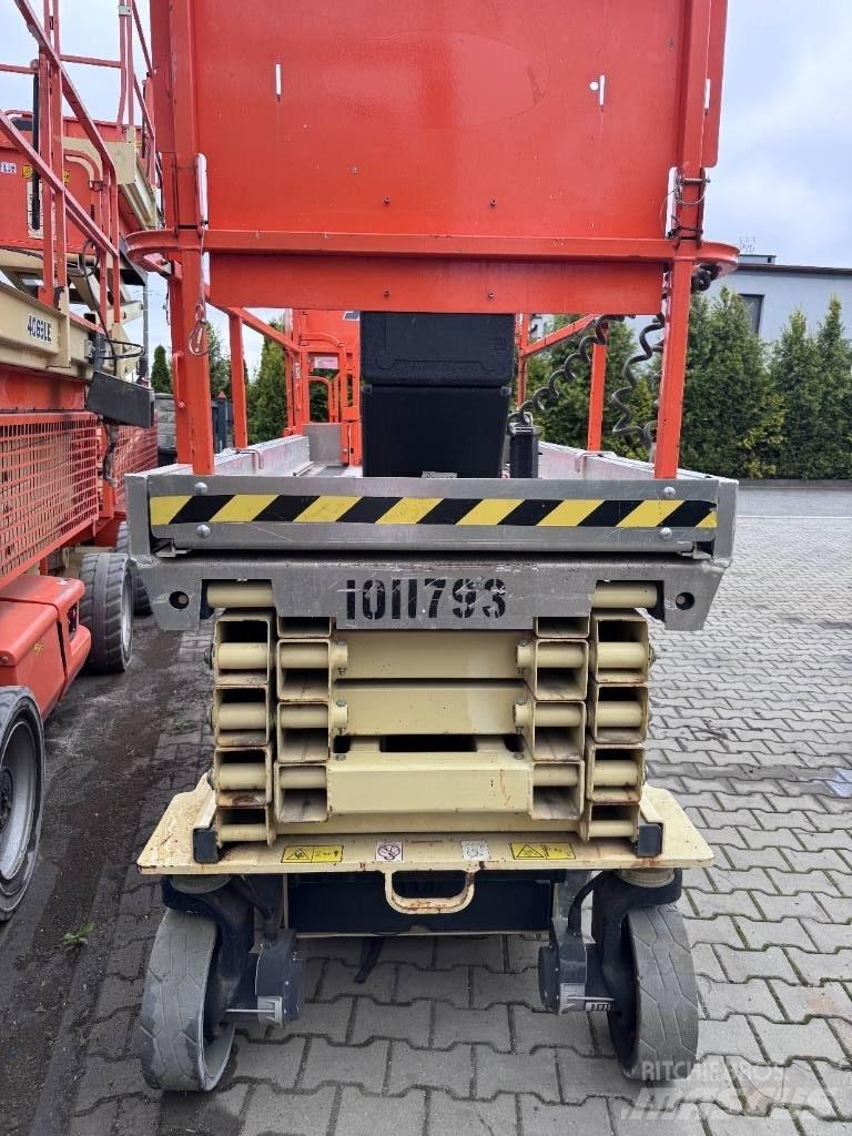 JLG 3246 ES رافعات مقصية الشكل