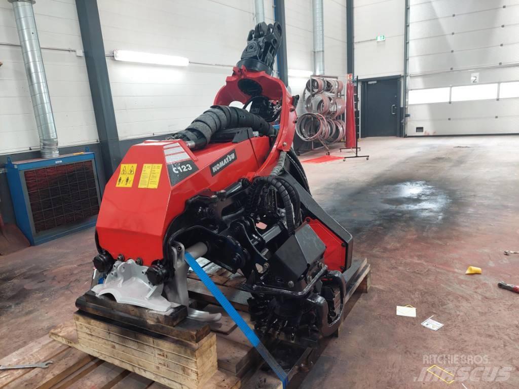 Komatsu C123 رؤوس حصادات