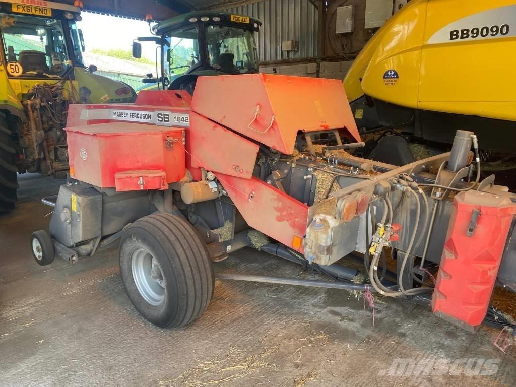 Massey Ferguson 1842 محزمات مربعة