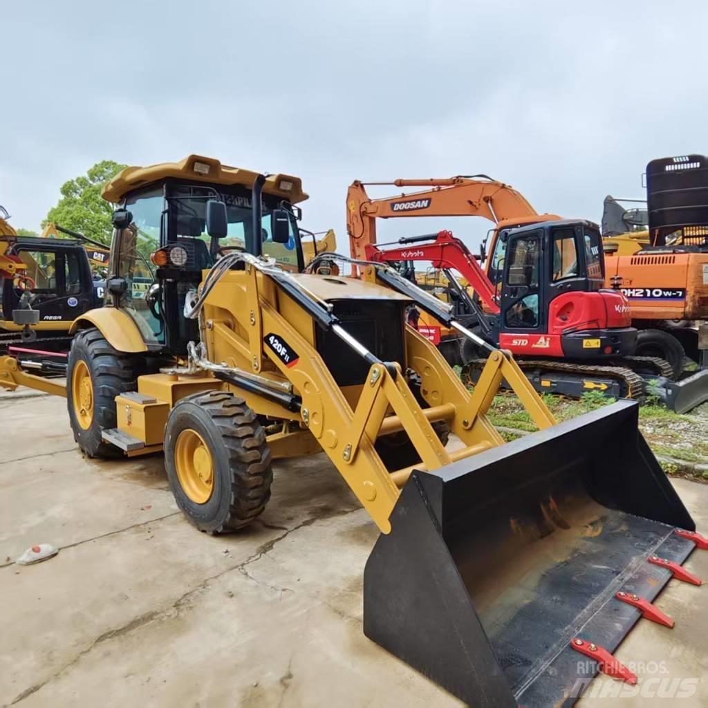 JCB 4 CX لوادر ذات جرافات عكسية