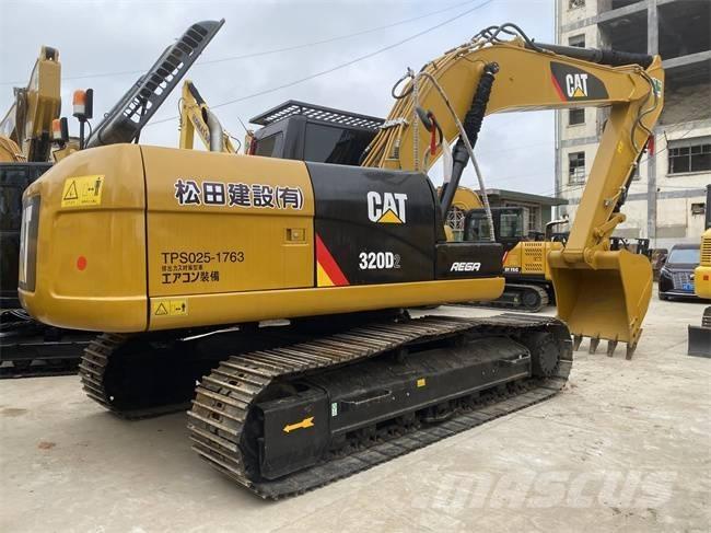 CAT 320 D حفارات زحافة