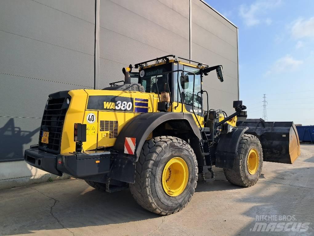 Komatsu WA380-8E0 لوادر بعجل