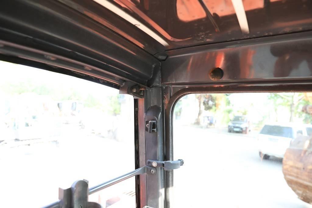 Hitachi ZX 60 حفارات زحافة