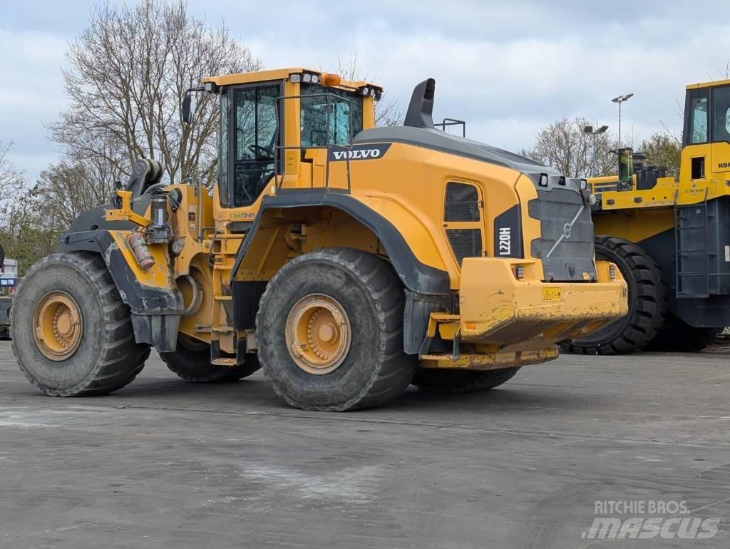 Volvo L 220 H لوادر بعجل
