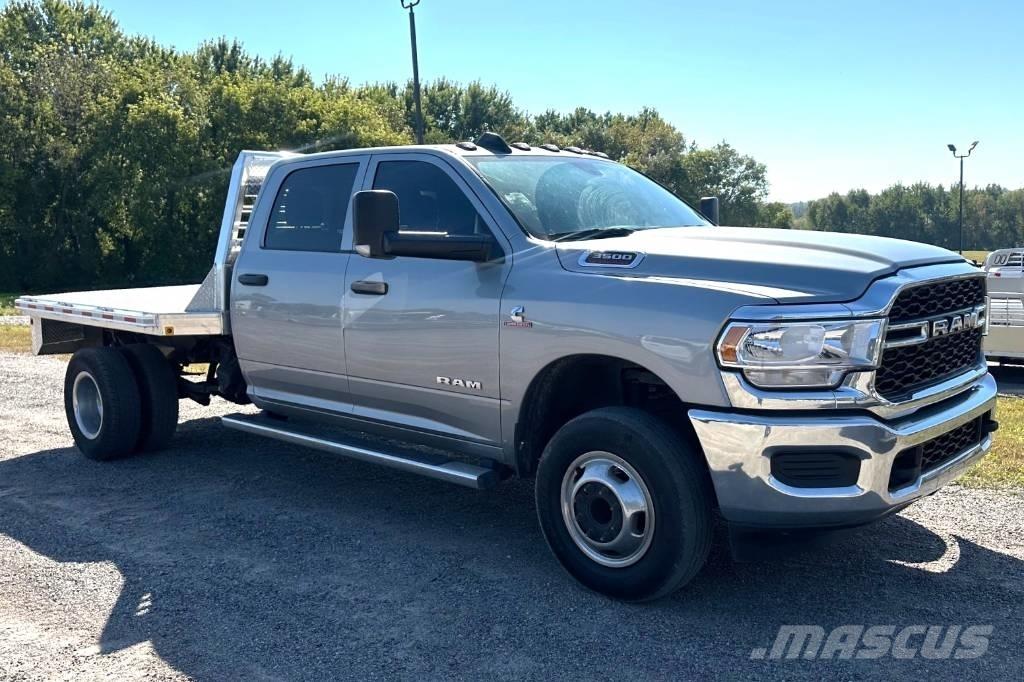 RAM 3500 TRADESMAN شاحنات مسطحة/مفصلية الجوانب