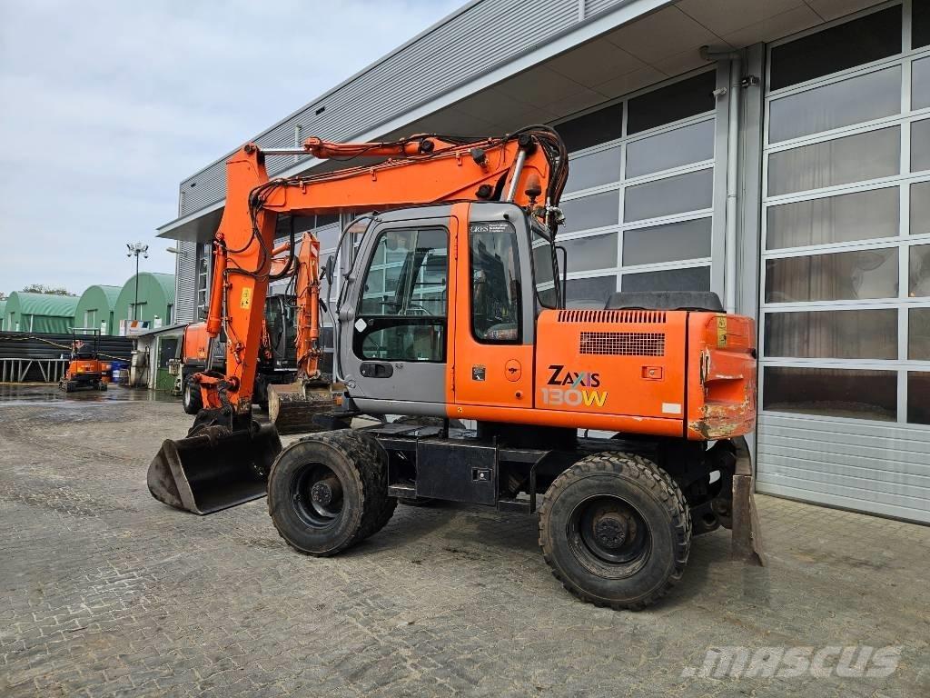 Hitachi ZX130W حفارات بعجل