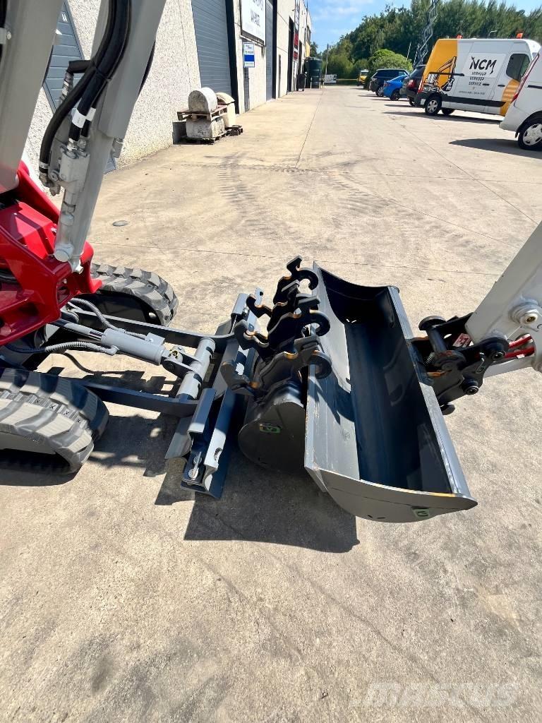 Takeuchi TB 225 حفارات صغيرة أقل من 7 طن (حفارات صغيرة)