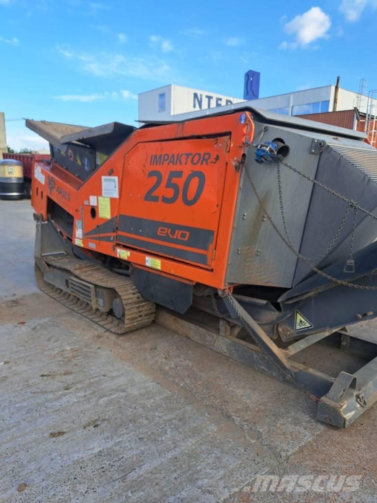 Arjes 250 Impaktor آلات تمزيق المخلفات