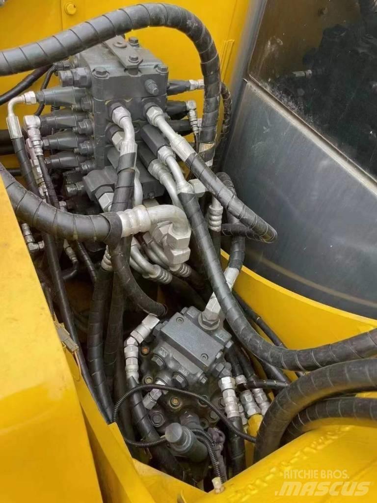 Komatsu PC 70 حفارات زحافة