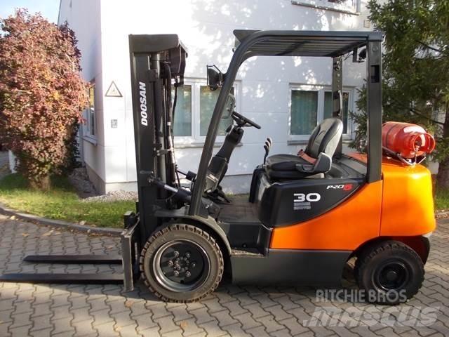 Doosan G 30 E شاحنات LPG