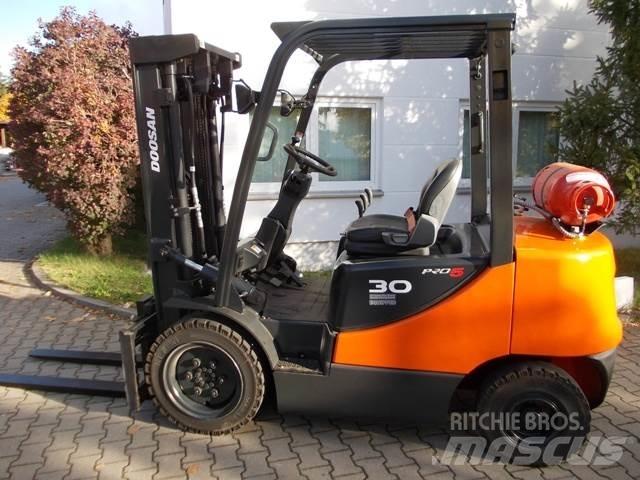 Doosan G 30 E شاحنات LPG