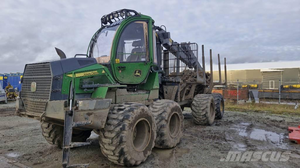 John Deere 1010G شاحنات