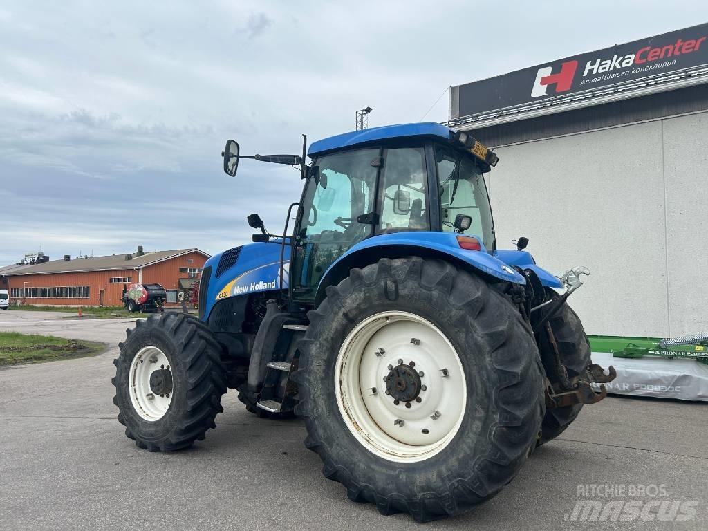 New Holland TG 230 الجرارات