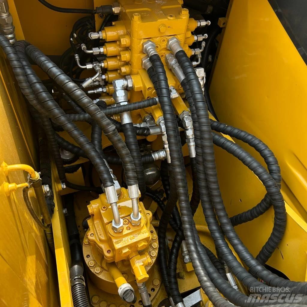 Komatsu 110 حفارات زحافة