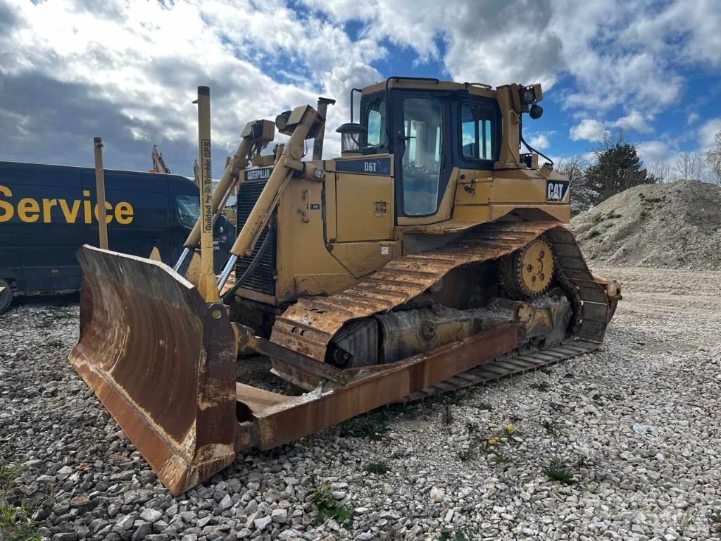 CAT D 6 T LGP بلدوزرات مجنزرة