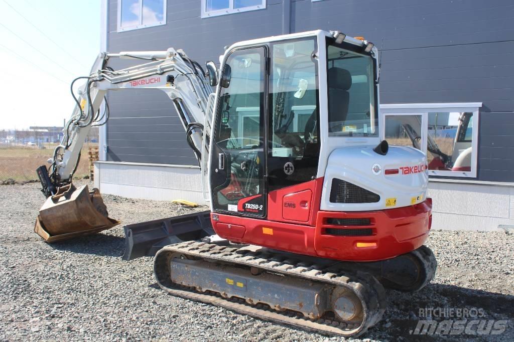 Takeuchi TB 250 حفارات صغيرة أقل من 7 طن (حفارات صغيرة)