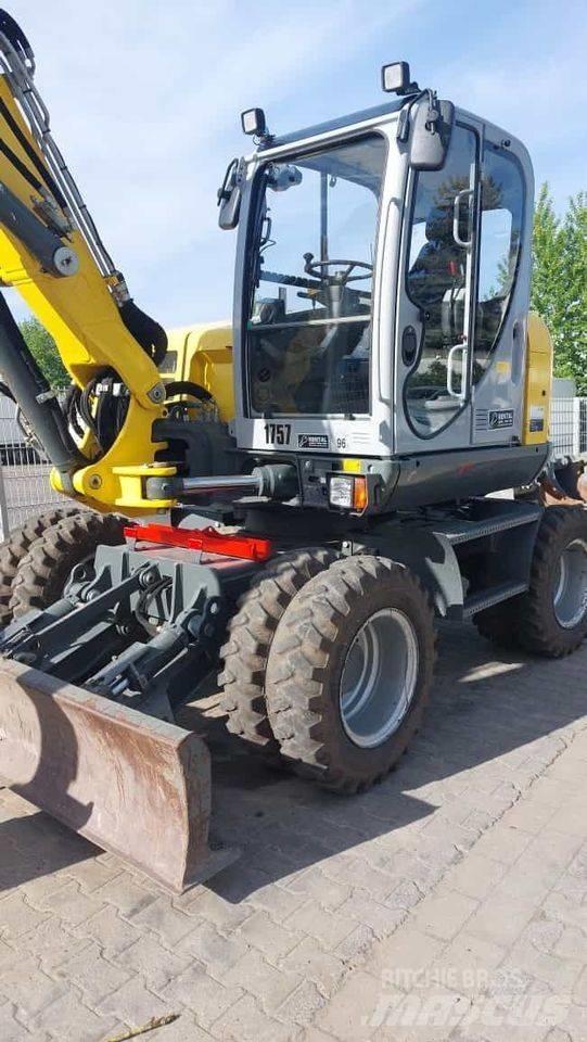 Wacker Neuson EW 100 حفارات بعجل