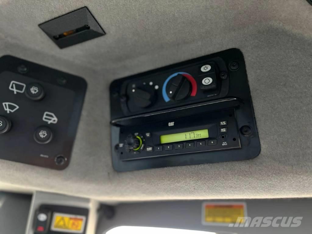 CAT 140M معدات تمهيد الطرق