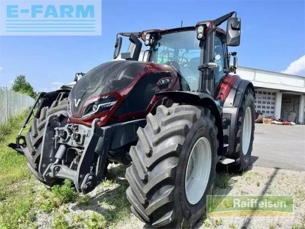 Valtra q305 الجرارات