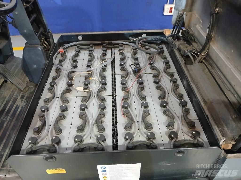 Nissan GQ02 L 30 CU شاحنات ذات رافعات شوكية تعمل بالكهرباء