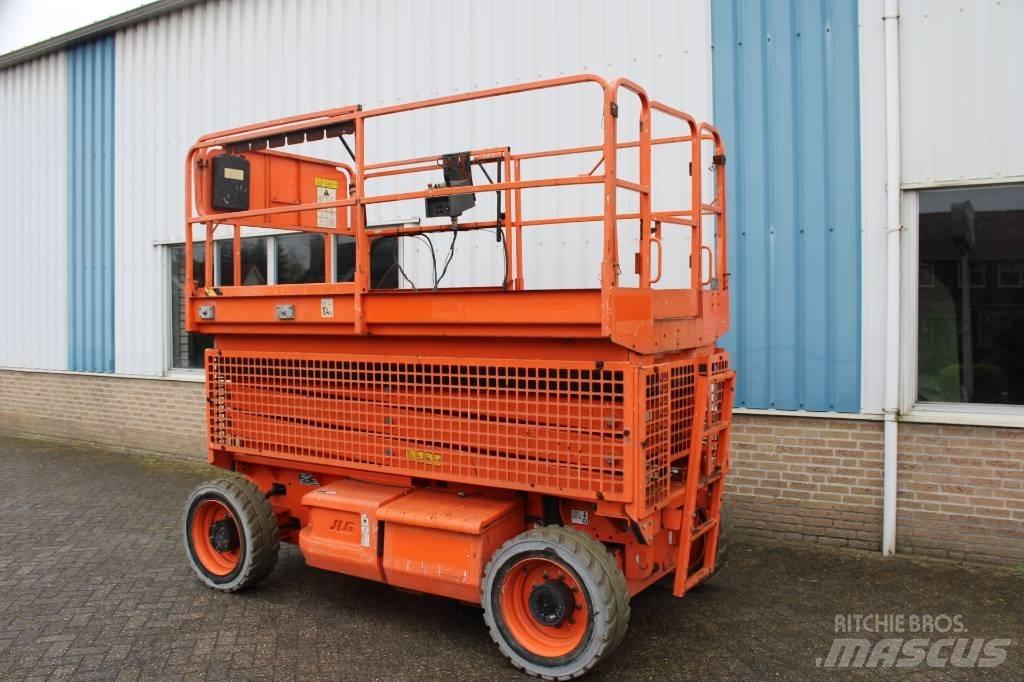 JLG M 3369 رافعات مقصية الشكل