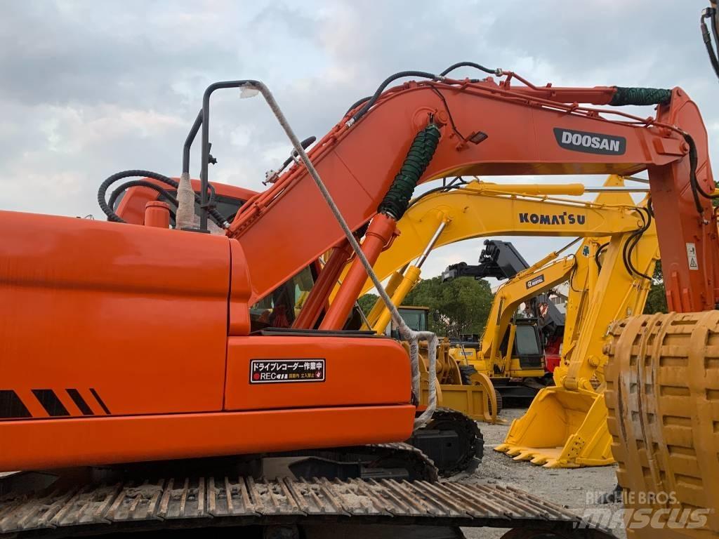 Doosan DX 225 LC حفارات زحافة