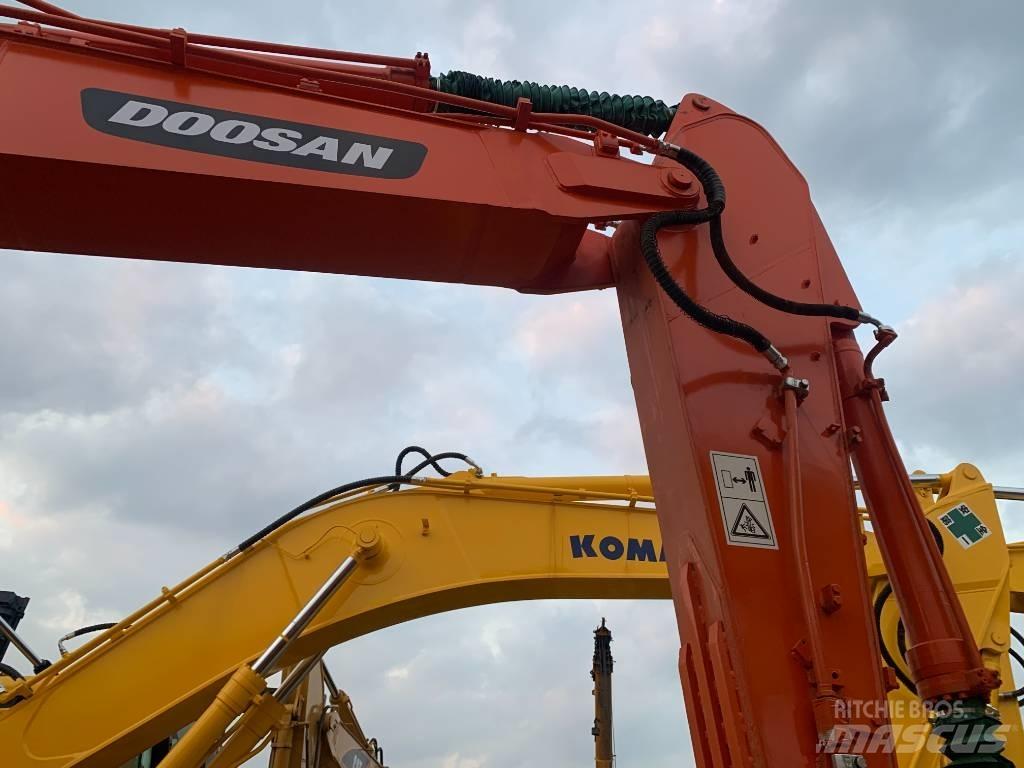 Doosan DX 225 LC حفارات زحافة
