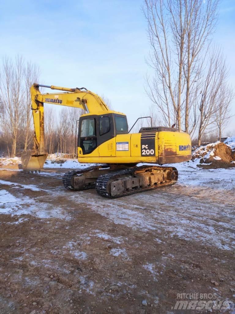 Komatsu pc200-7 حفارات زحافة